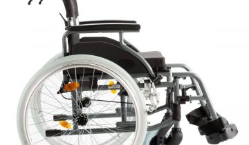 MultiMotion M5 lichtgewicht rolstoel - Zitbreedte 50 cm - Luxe uitvoering - Remmen op duwhandvatten - Inclusief zitkussen - PU banden
