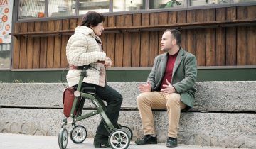 Trive, compacte rollator door het vernuftig opvouwsysteem Trive Terracotta