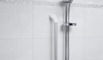 Wandbeugel zilverkleurig met afdekkappen in mat wit - 90 graden gehoekt 60 x 30 cm - SecuCare