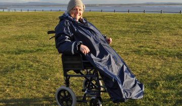 Splash Wheely Mac poncho voor rolstoel Maat M - met mouwen - ongevoerd