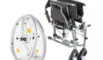MultiMotion M5 lichtgewicht rolstoel - Zitbreedte 50 cm - Luxe uitvoering - Remmen op duwhandvatten - Inclusief zitkussen - PU banden