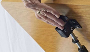 Kantelbare Bedtafel - Stoeltafel Met Wielen - Overbed Tafel In Hoogte Verstelbaar En Met Kantelblad