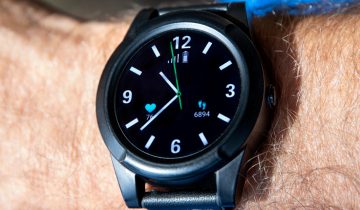 Wuzzi Watch Orion - Wuzzi Alert persoonsalarm - Senioren alarm - Sportief alarmhorloge - Bruin