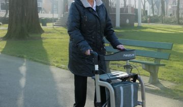 Able2 Neptune lichtgewicht rollator voor binnen en buiten champagne