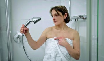 Douchekophouder met zwenkarm Mobeli®