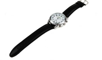Zendergestuurd horloge Nederlandssprekend