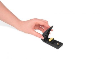 VITILITY Tabletsplijter - Zwart - Pillendoosje - Pillensnijder