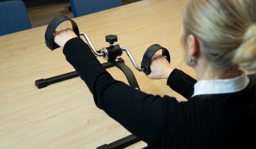 Fysic FW8 - Stoelfiets / Mobiliteitstrainer / Beweginstrainer