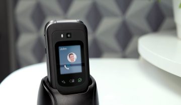 Fysic F25 - Eenvoudige Mobiele Klaptelefoon voor Senioren – 4G Smartphone met SOS Paniekknop – Zwart